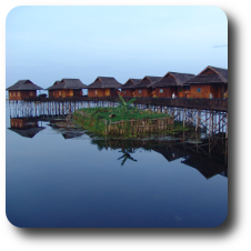 Hütten am Inle-See während der Myanmar Reisen